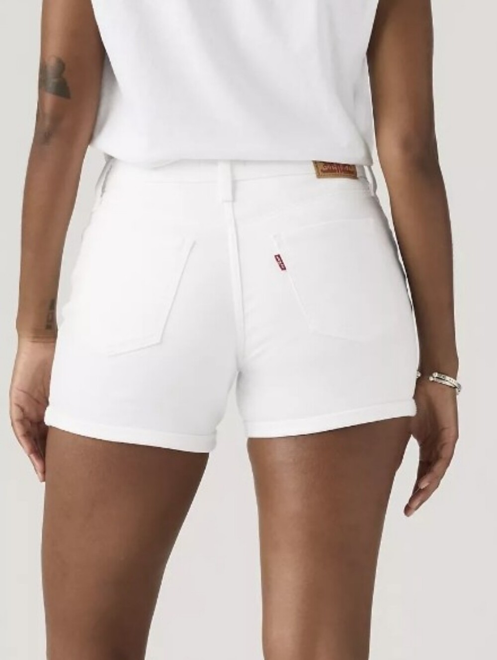 Levi's Mid Length Shorts - Picture 7 of 8